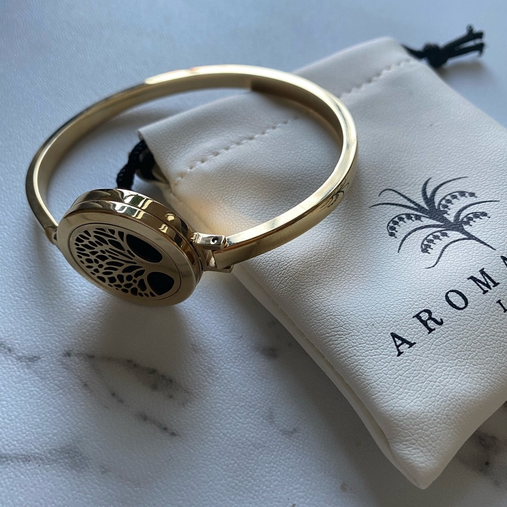Gold Aroma Therapy Bracelet (Brand New)